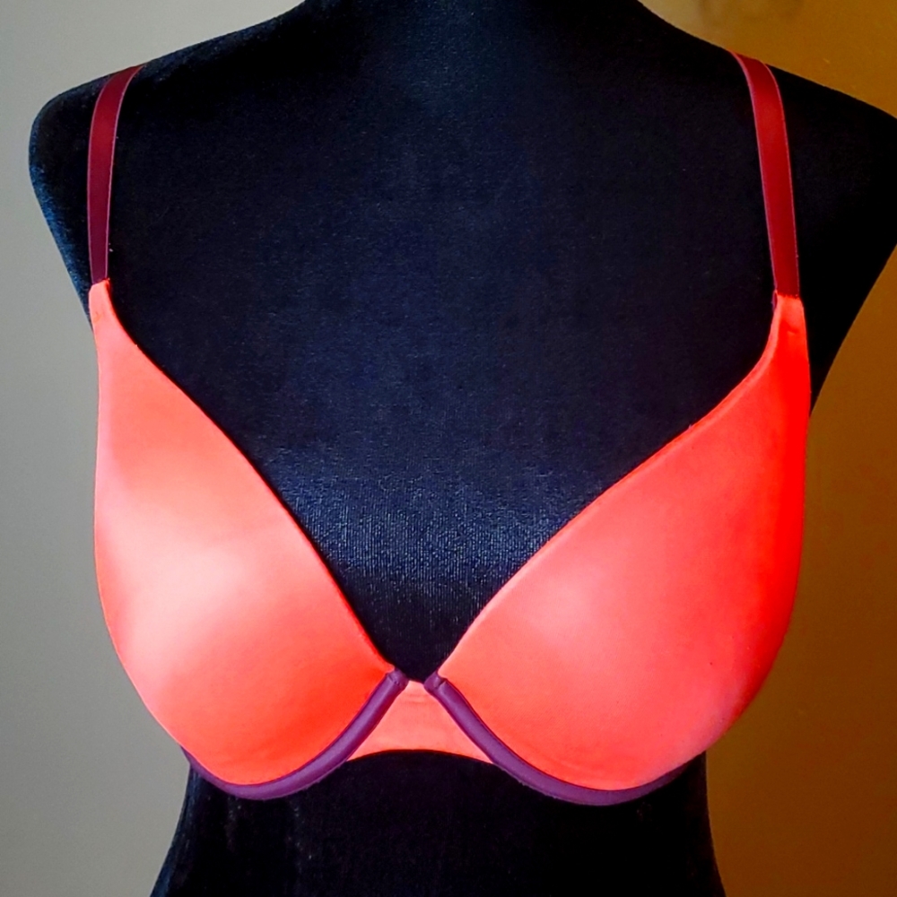 PINK Victoria's Secret Push- Up Bra